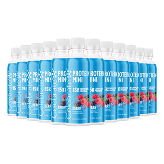 Più contenitori di Proteine Mini gusto Berry su sfondo bianco